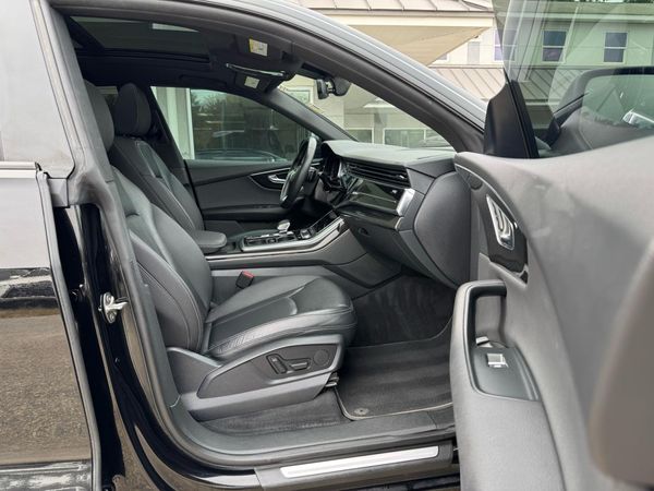 2020 AUDI Q8