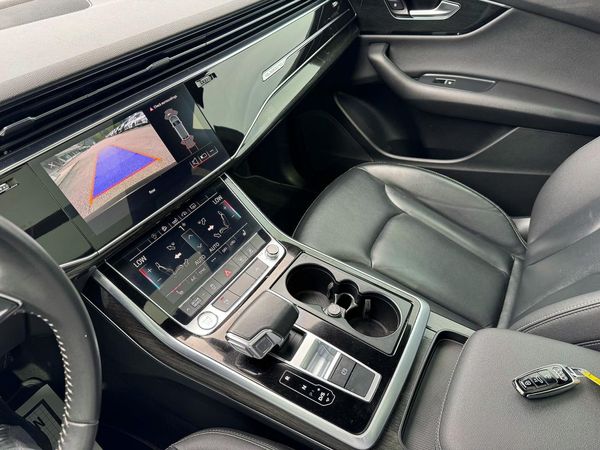 2020 AUDI Q8