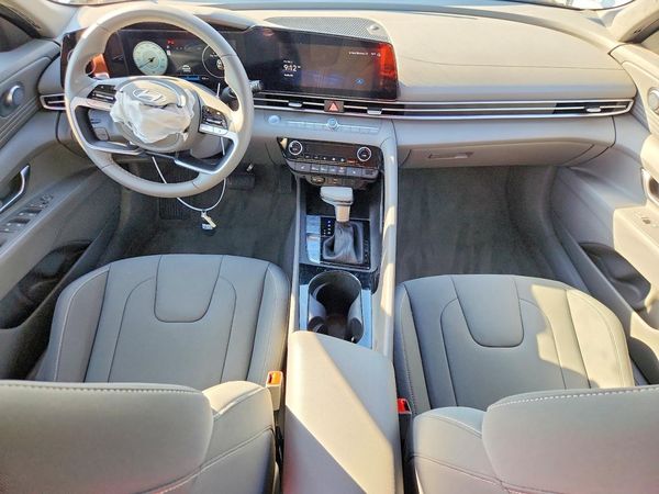 2024 HYUNDAI ELANTRA SEL w/ Convenience Pkg — CKPT