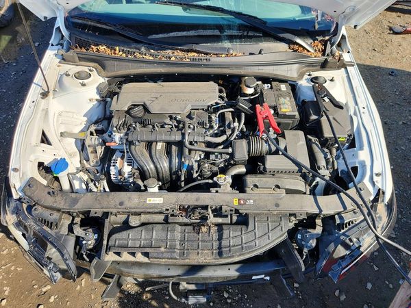 2024 HYUNDAI ELANTRA SEL w/ Convenience Pkg — Engine bay