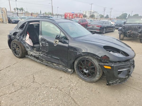 2021 PORSCHE MACAN GTS — Passenger 3/4