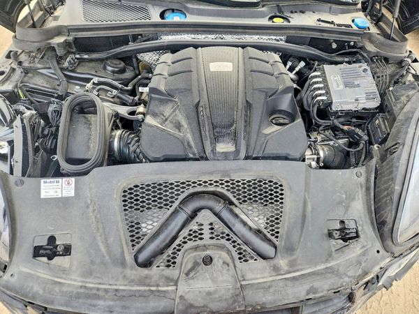 2021 PORSCHE MACAN GTS — Engine bay