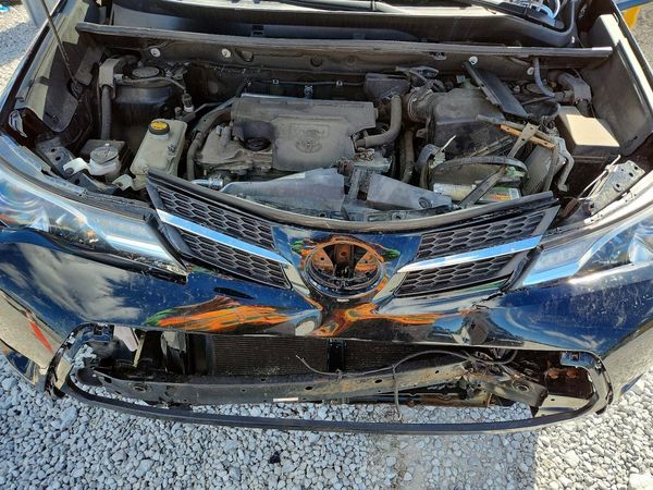 2015 TOYOTA RAV4 XLE (M Grade) — Engine bay