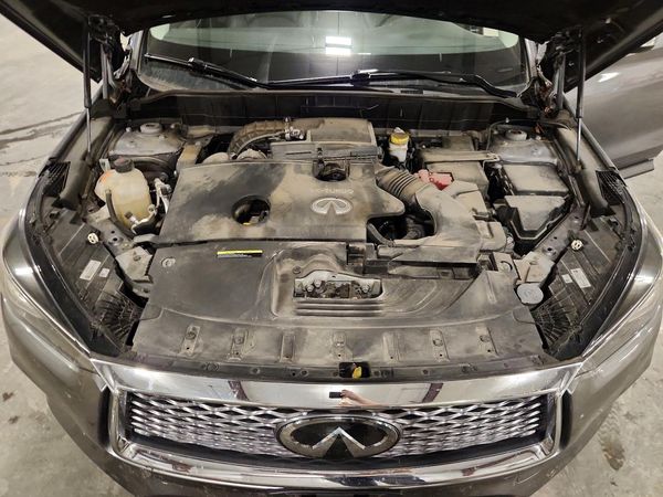 2022 INFINITI QX50 Pure — Engine bay