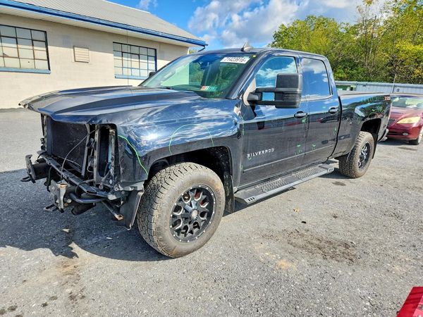 2018 CHEVROLET SILVERADO LT — Front 3/4