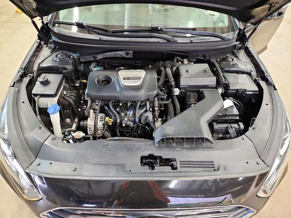 2018 HYUNDAI SONATA SE, Eco — Engine bay