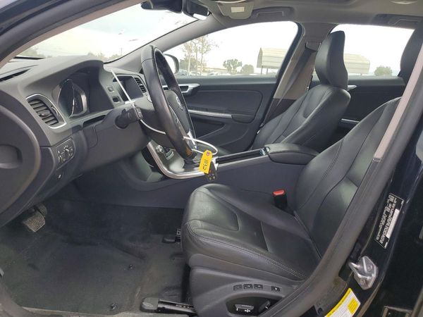 2016 VOLVO V60 SV33 Premier — DENT