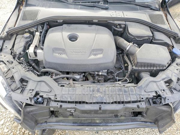 2016 VOLVO V60 SV33 Premier — Engine bay