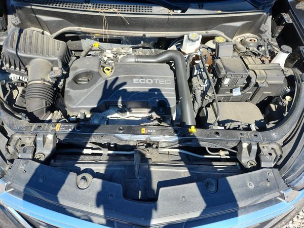 2022 CHEVROLET EQUINOX LT (2FL) — Engine bay