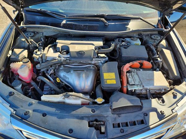 2012 TOYOTA CAMRY SOLA Hybrid — Engine bay