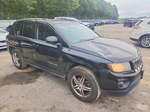 2014 JEEP COMPASS Sport — Passenger 3/4