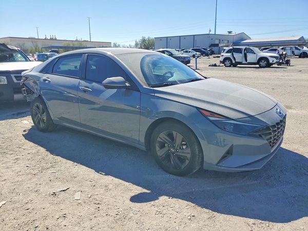 2023 HYUNDAI ELANTRA SEL — Passenger 3/4