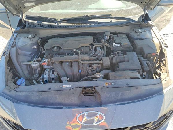 2023 HYUNDAI ELANTRA SEL — Engine bay