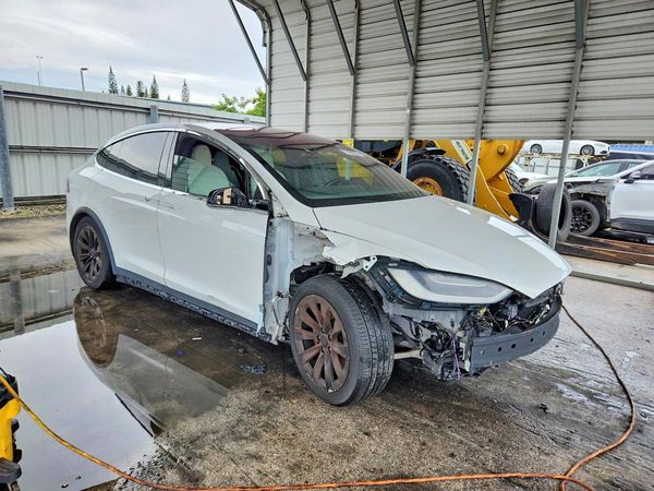 2021 TESLA MODEL X — Passenger 3/4