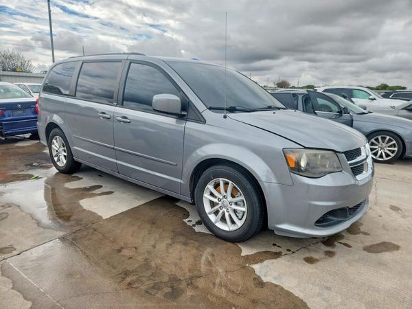 2014 DODGE GRAND CARAVAN SXT — Passenger 3/4