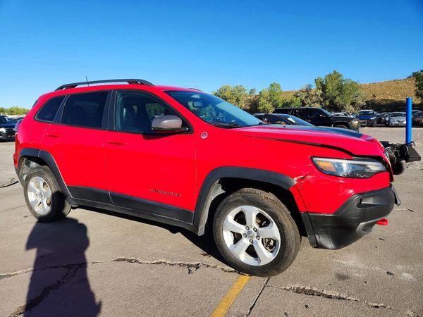 2019 JEEP CHEROKEE Trailhawk — Passenger 3/4