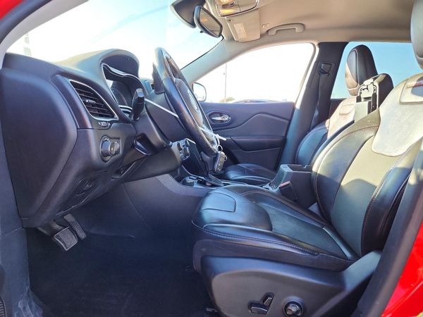 2019 JEEP CHEROKEE Trailhawk — DENT