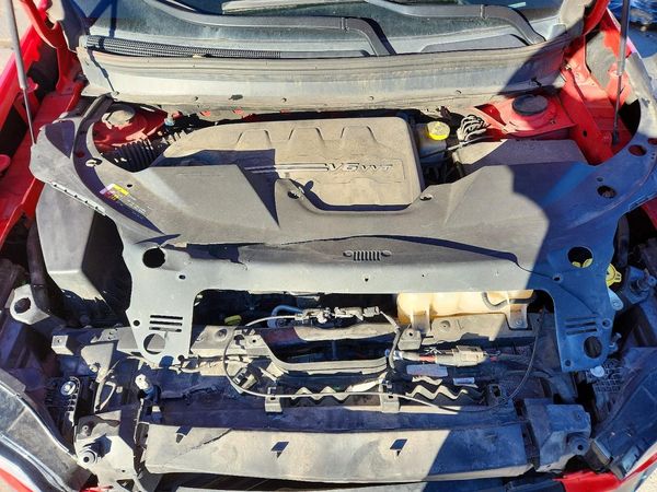 2019 JEEP CHEROKEE Trailhawk — Engine bay