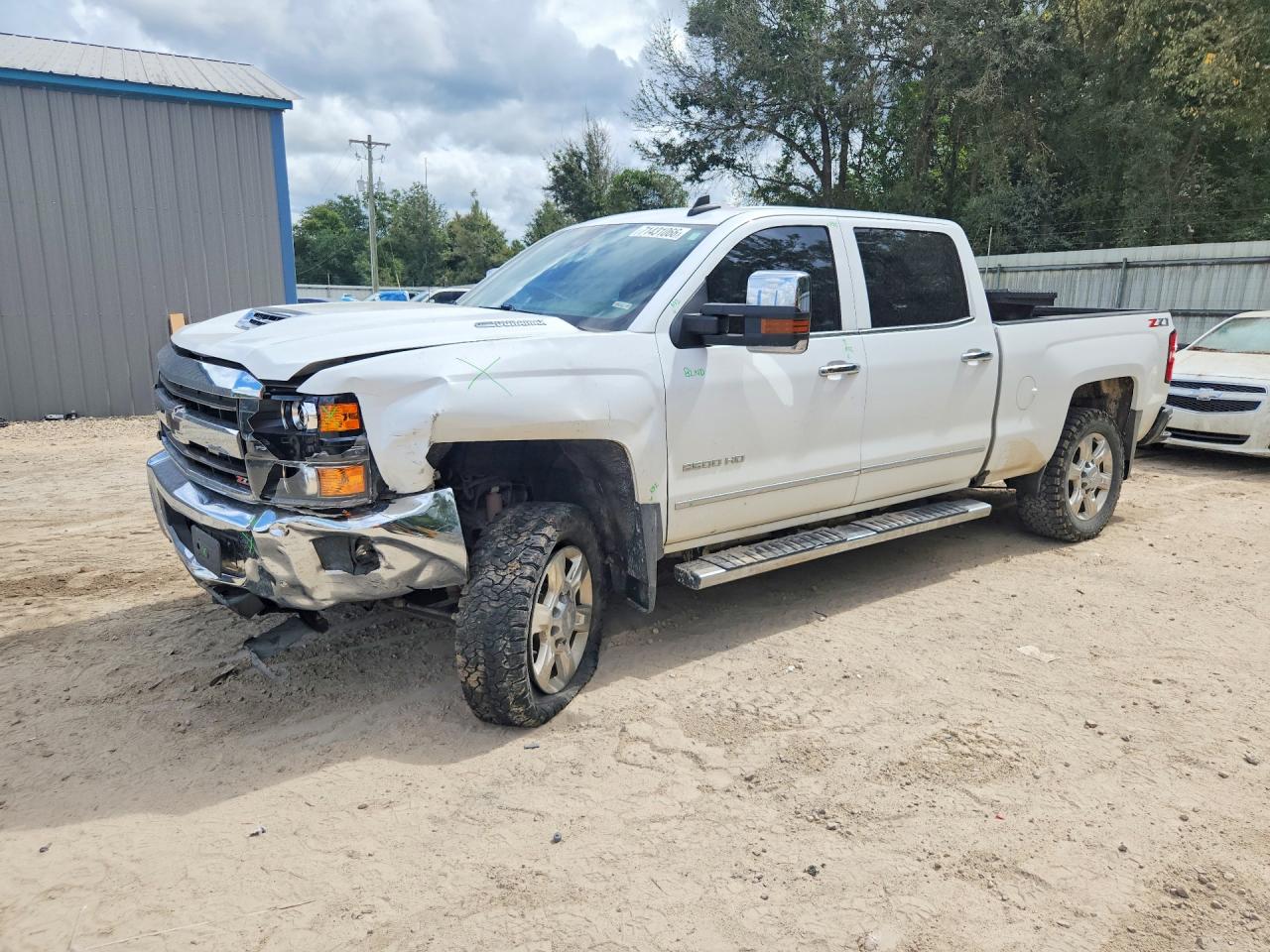 2018 CHEVROLET SILVERADO LTZ — Front 3/4