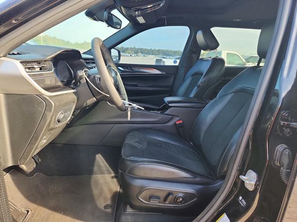 2023 JEEP CHEROKEE Laredo, Altitude — DENT