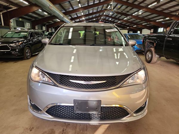 2017 CHRYSLER PACIFICA Touring L — DIRF