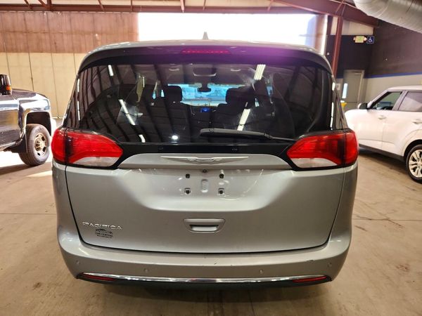 2017 CHRYSLER PACIFICA Touring L — DIRR