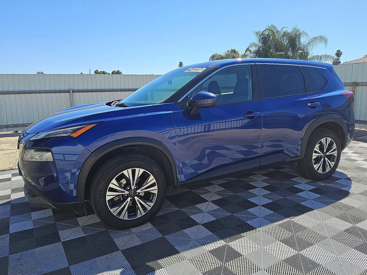2023 NISSAN ROGUE SV — Front 3/4
