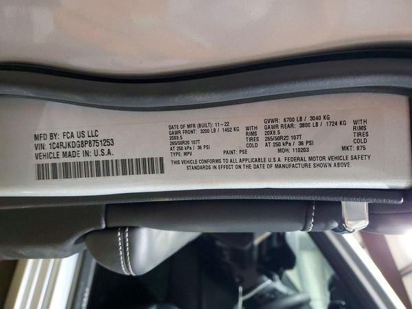 2023 JEEP GRAND CHEROKEE Overland — VINS
