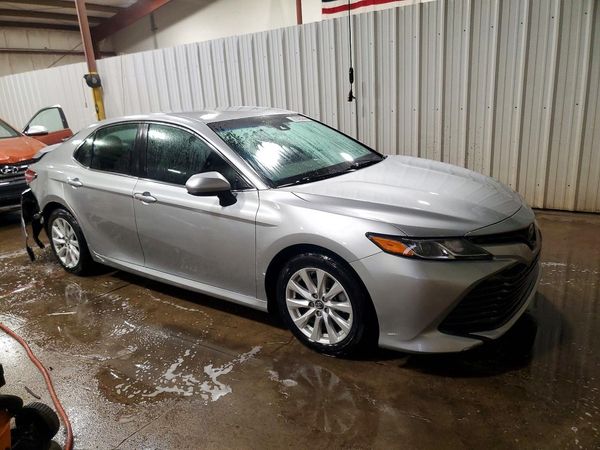 2018 TOYOTA CAMRY L/LE/SE/XLE — Passenger 3/4