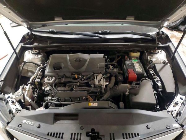 2018 TOYOTA CAMRY L/LE/SE/XLE — Engine bay