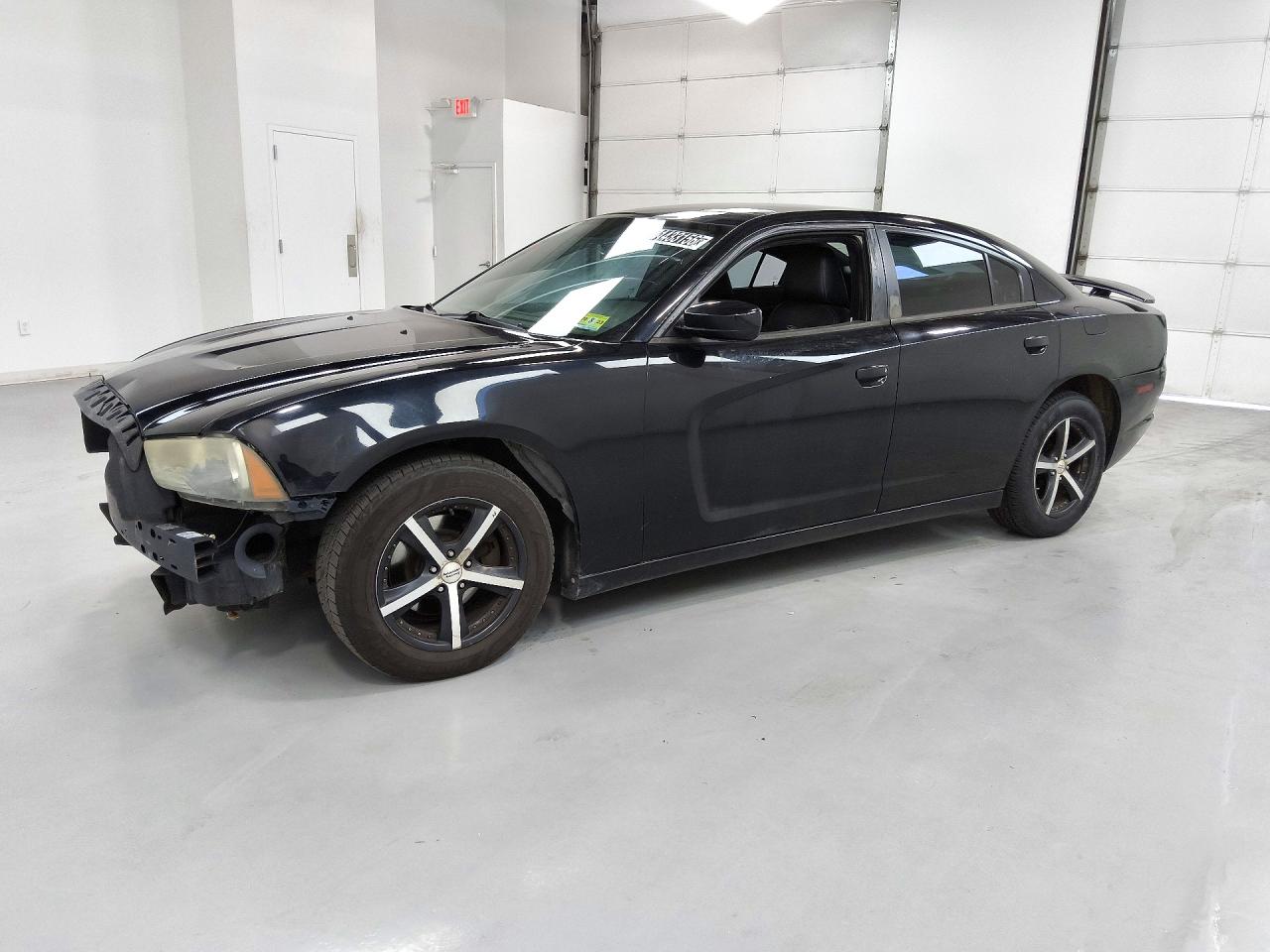 2012 DODGE CHARGER SE — Front 3/4