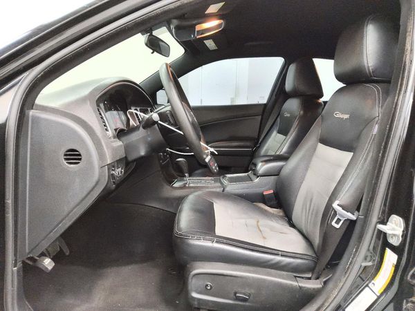 2012 DODGE CHARGER SE — DENT