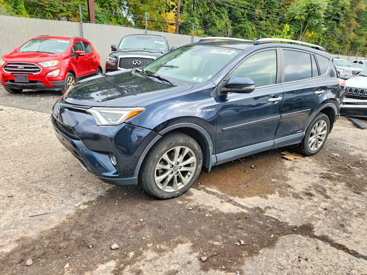 2017 TOYOTA RAV4 Ltd Hybrid — Front 3/4
