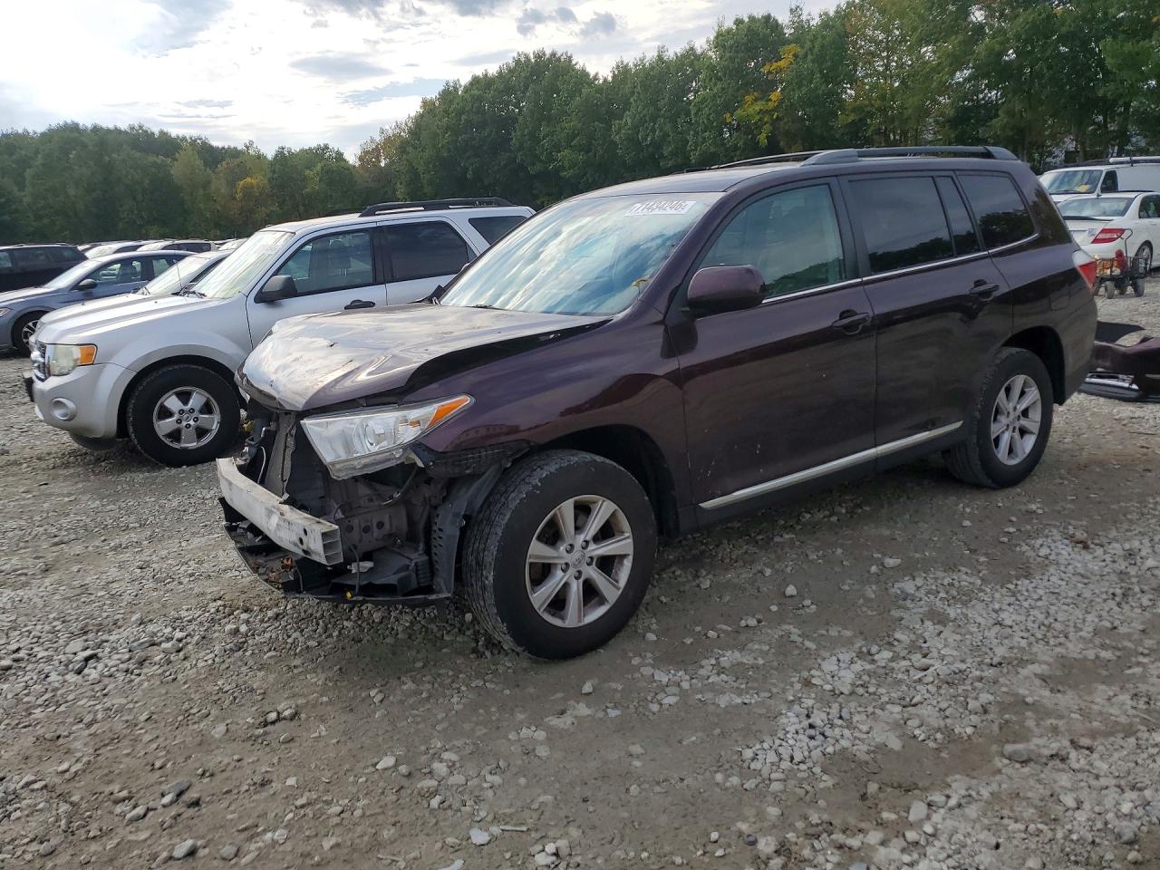 2013 TOYOTA HIGHLANDER Base/Hybrid — Front 3/4