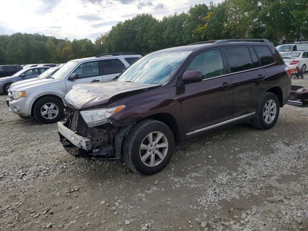 2013 TOYOTA HIGHLANDER Base/Hybrid — Front 3/4