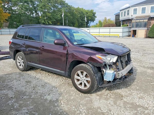 2013 TOYOTA HIGHLANDER Base/Hybrid — Passenger 3/4