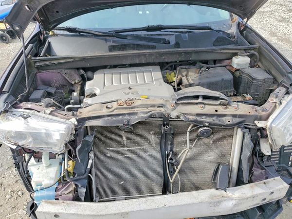 2013 TOYOTA HIGHLANDER Base/Hybrid — Engine bay