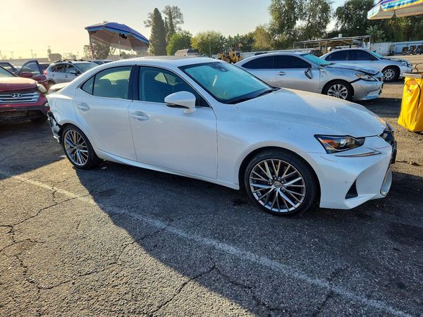 2019 LEXUS IS 300 — Passenger 3/4