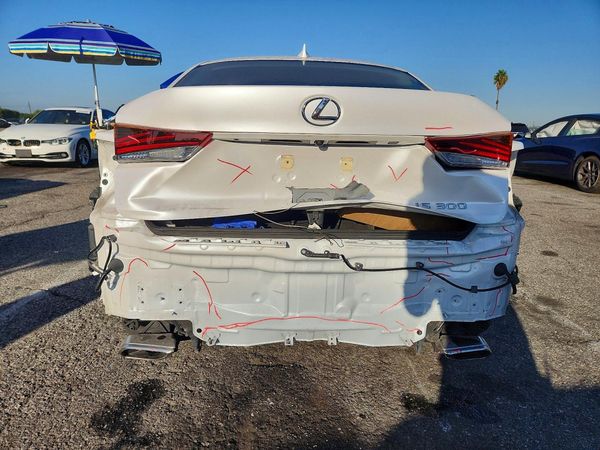 2019 LEXUS IS 300 — DIRR