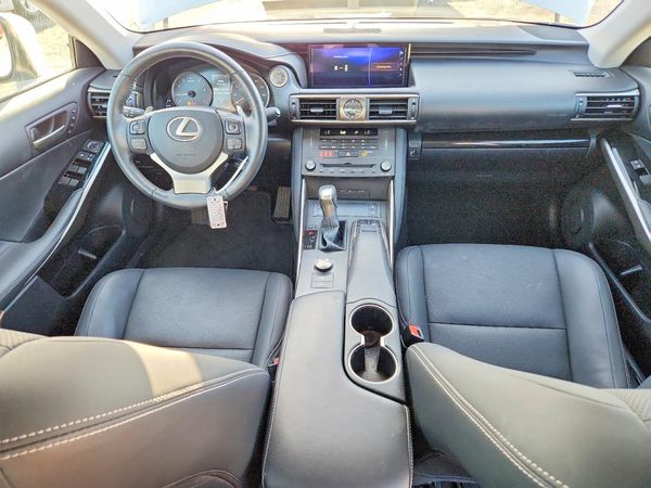 2019 LEXUS IS 300 — CKPT