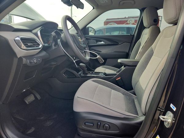 2022 CHEVROLET TRAILBLAZE LT — DENT