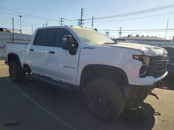 2025 CHEVROLET SILVERADO ZR2 — Passenger 3/4