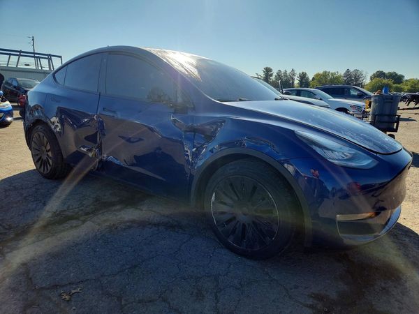 2021 TESLA MODEL Y — Passenger 3/4