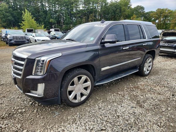 2017 CADILLAC ESCALADE — DSFA — Front 3/4