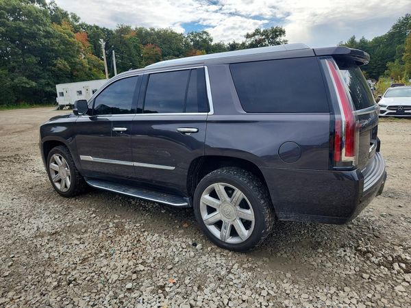 2017 CADILLAC ESCALADE Luxury — DSRA