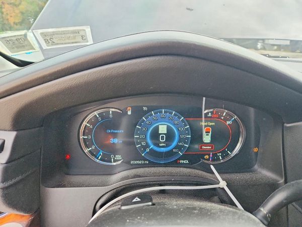 2017 CADILLAC ESCALADE Luxury — ODOM