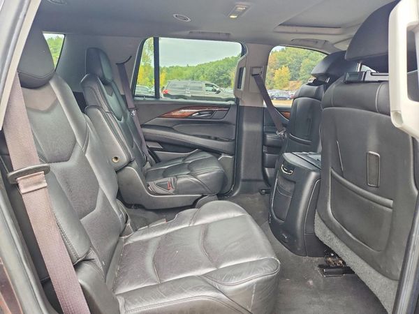 2017 CADILLAC ESCALADE Luxury — PSRS