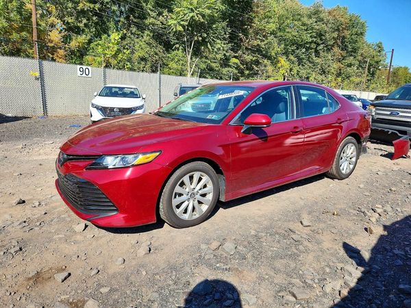 2019 TOYOTA CAMRY L/LE/SE/XLE — Front 3/4