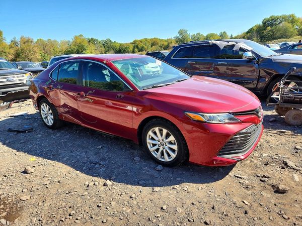 2019 TOYOTA CAMRY L/LE/SE/XLE — Passenger 3/4