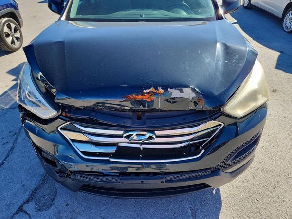 2016 HYUNDAI SANTA FE Base — Engine bay